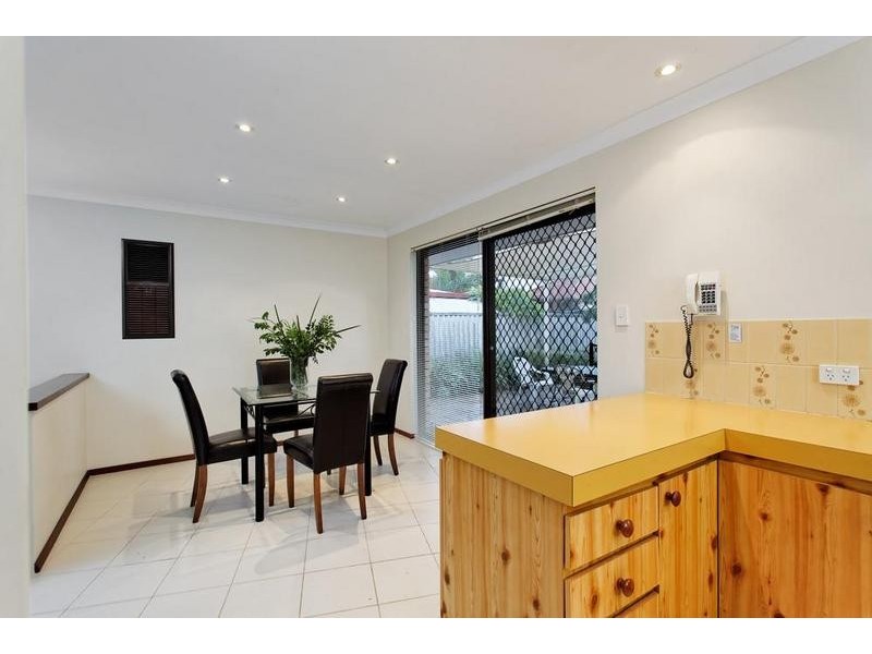 3/8 Macrae Road, Applecross WA 6153