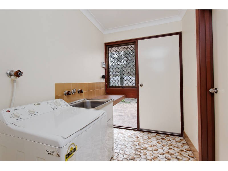 3/8 Macrae Road, Applecross WA 6153