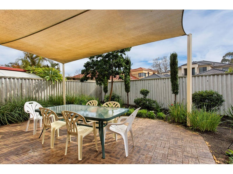 3/8 Macrae Road, Applecross WA 6153