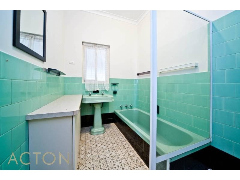 29 Salisbury Street, St James WA 6102