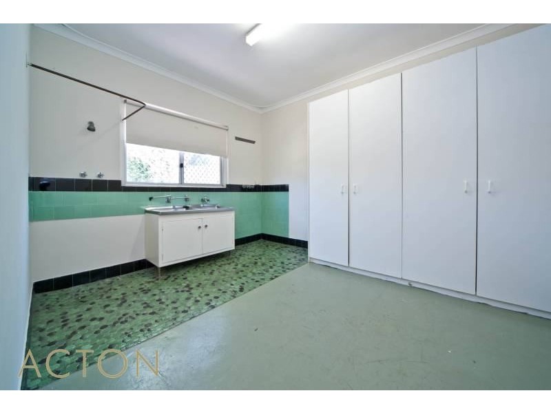 29 Salisbury Street, St James WA 6102