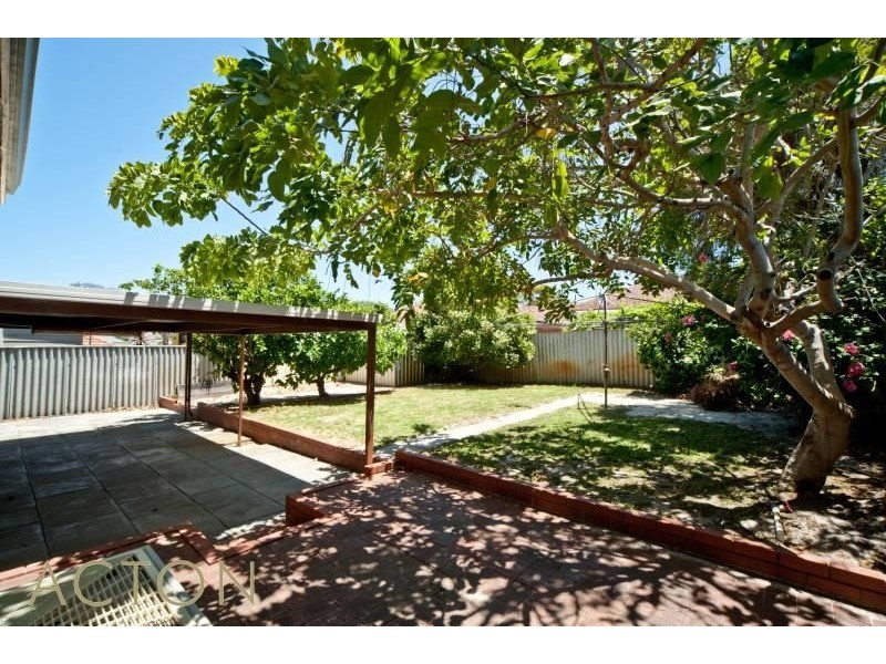 29 Salisbury Street, St James WA 6102