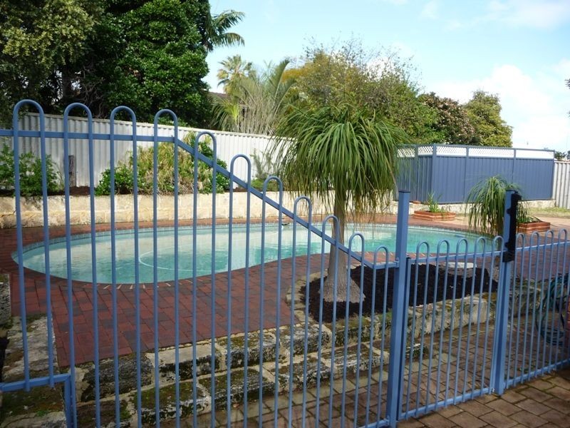 49 Milverton Ave, Karrinyup WA 6018