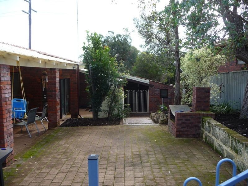 49 Milverton Ave, Karrinyup WA 6018