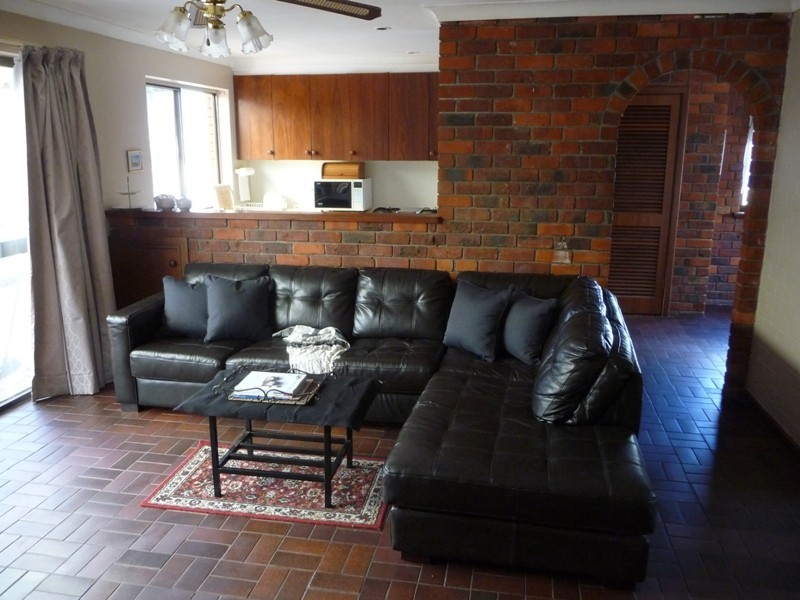 49 Milverton Ave, Karrinyup WA 6018