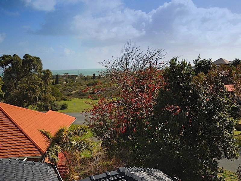 9 Lowanna Way, City Beach WA 6015