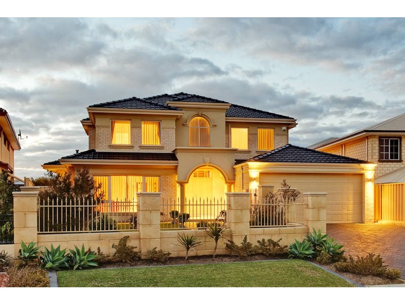 16 Daytona Drive, Iluka WA 6028