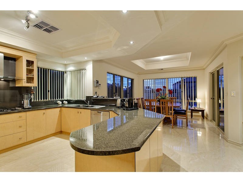 16 Daytona Drive, Iluka WA 6028