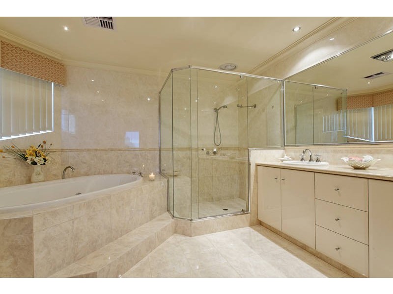 16 Daytona Drive, Iluka WA 6028