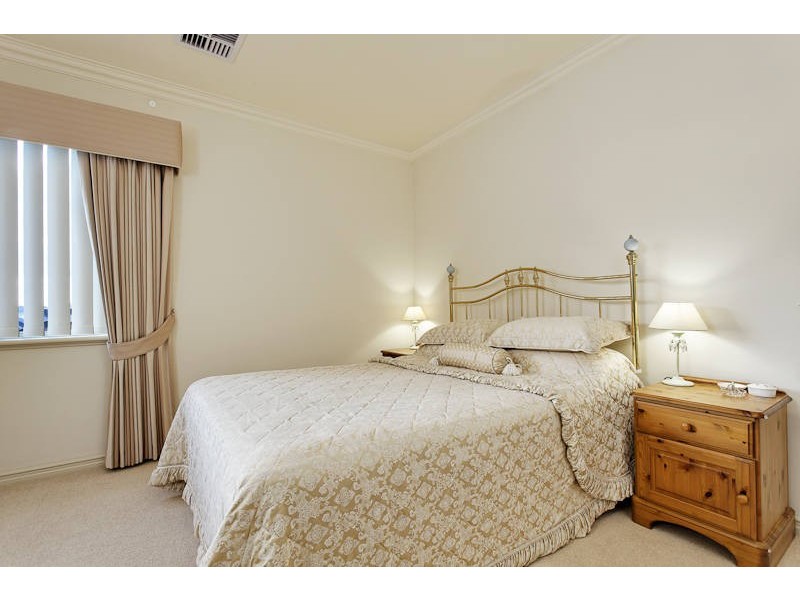 16 Daytona Drive, Iluka WA 6028