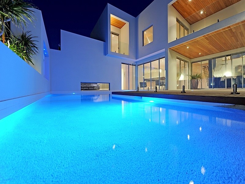 12 St Lucia Road, Iluka WA 6028