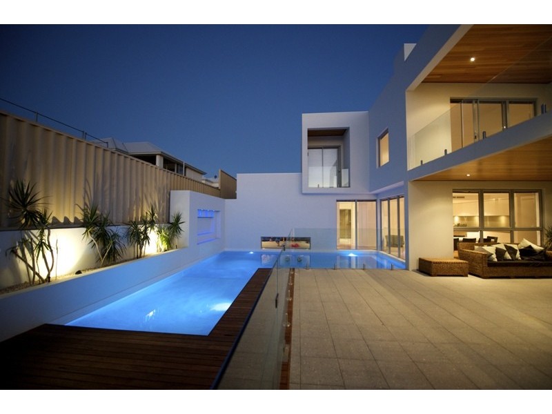 12 St Lucia Road, Iluka WA 6028