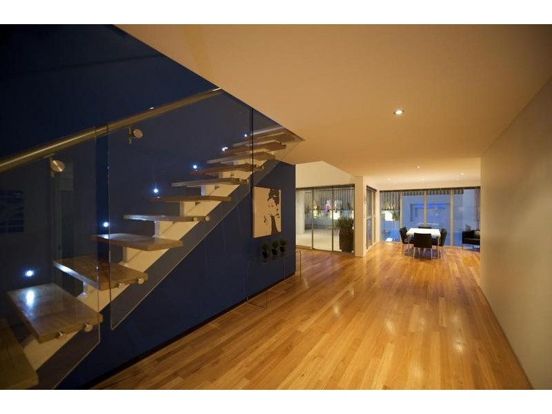 12 St Lucia Road, Iluka WA 6028