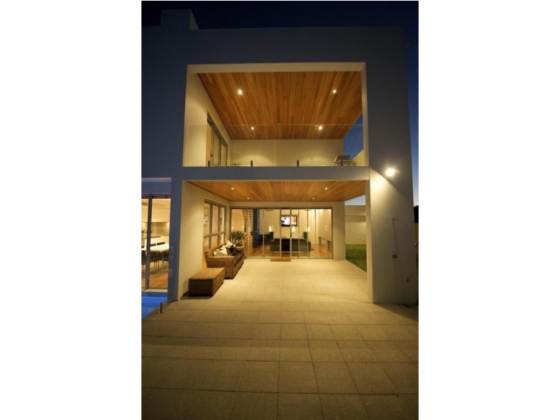 12 St Lucia Road, Iluka WA 6028