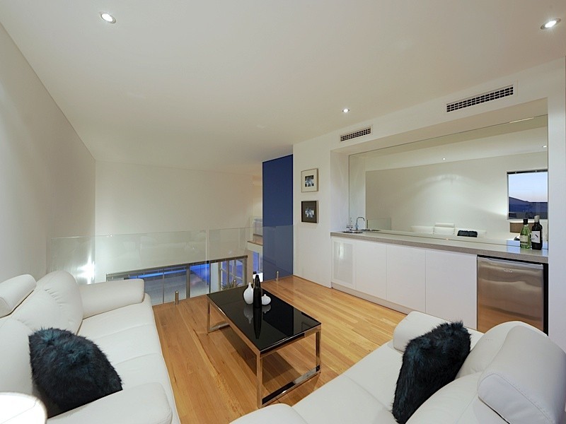 12 St Lucia Road, Iluka WA 6028