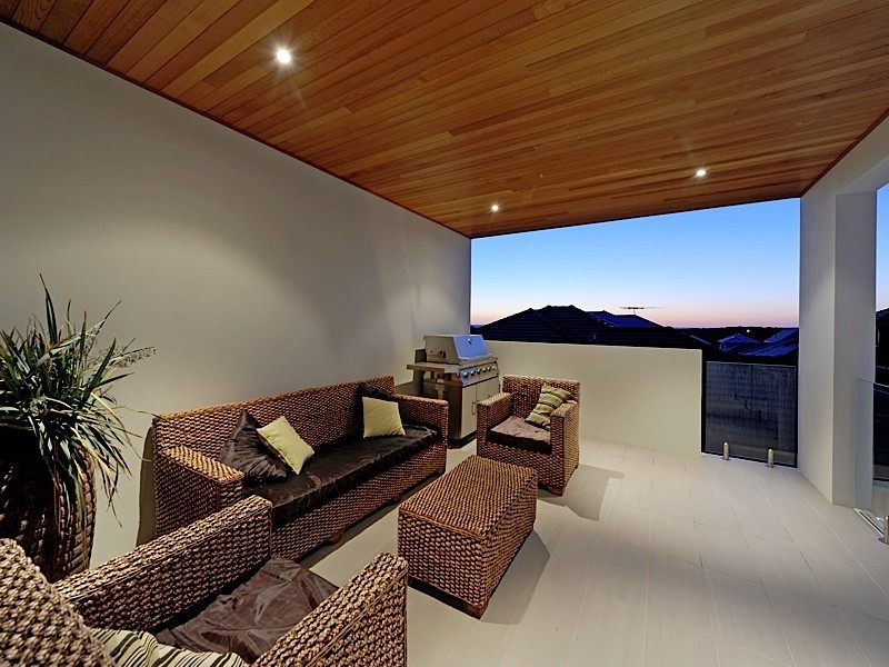 12 St Lucia Road, Iluka WA 6028