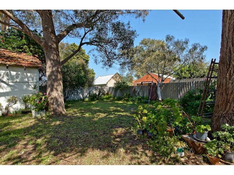 13 Essex, Wembley WA 6014