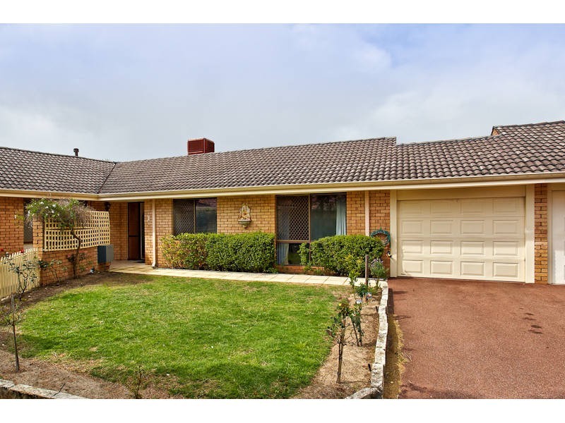 2/8 Macrae Road, Applecross WA 6153