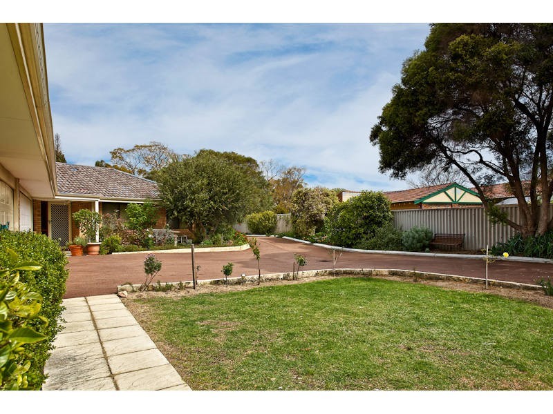 2/8 Macrae Road, Applecross WA 6153