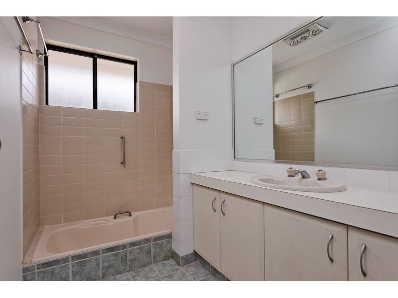 2/8 Macrae Road, Applecross WA 6153