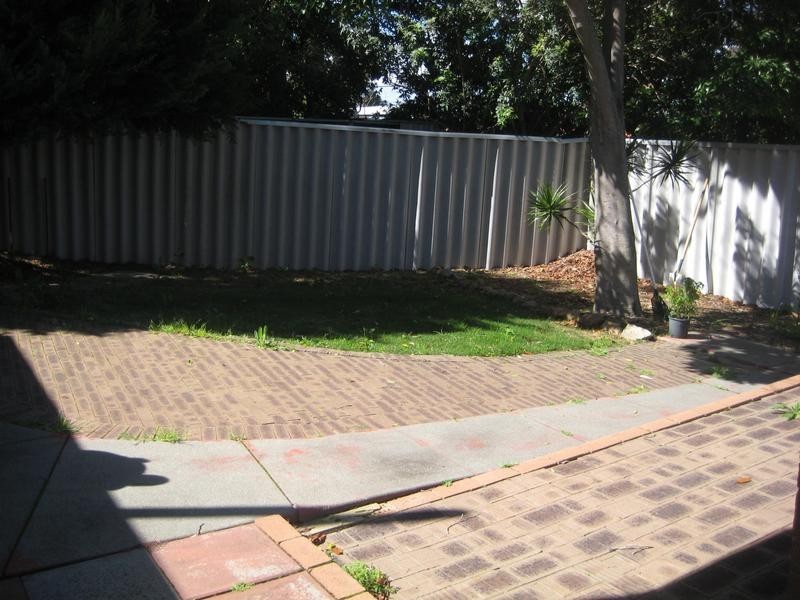 39 Shelshaw Street, Melville WA 6156