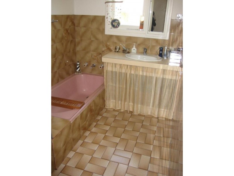 39 Shelshaw Street, Melville WA 6156