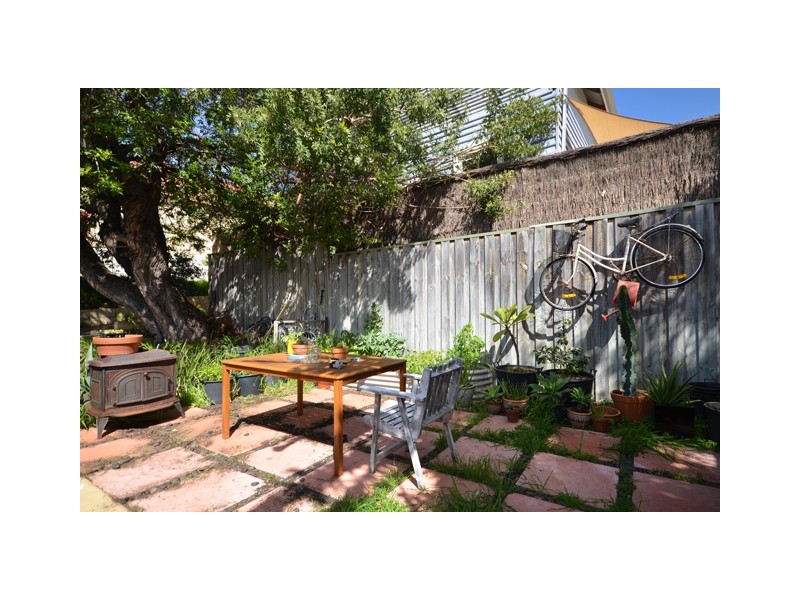 1/87 Stirling Highway, North Fremantle WA 6159