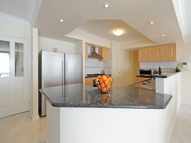 2 Ambergate, Karrinyup WA 6018