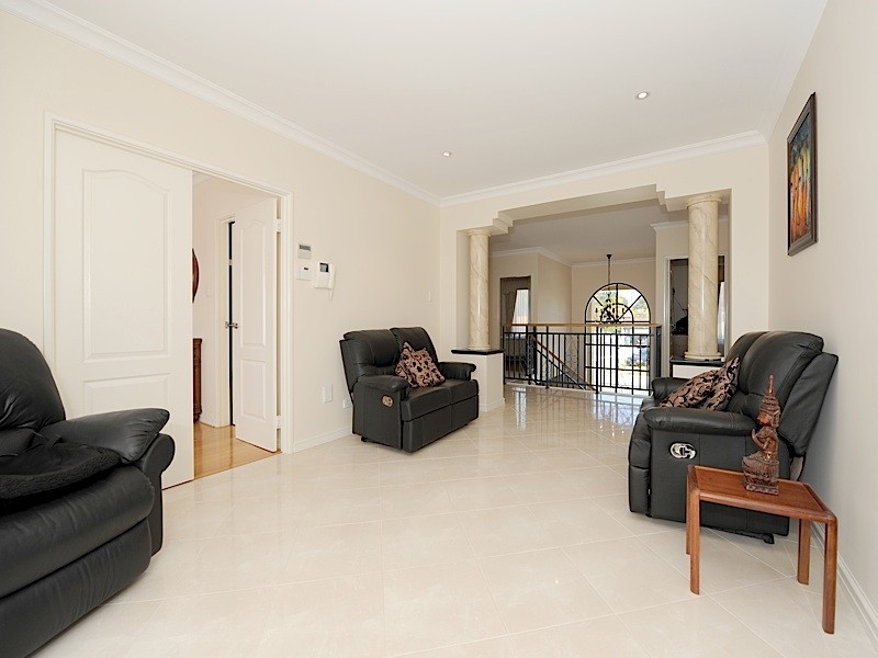 2 Ambergate, Karrinyup WA 6018