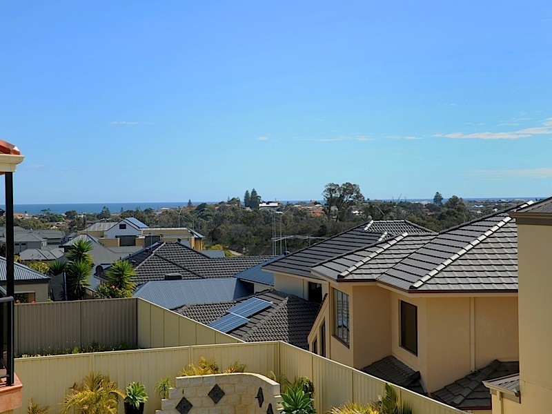 2 Ambergate, Karrinyup WA 6018