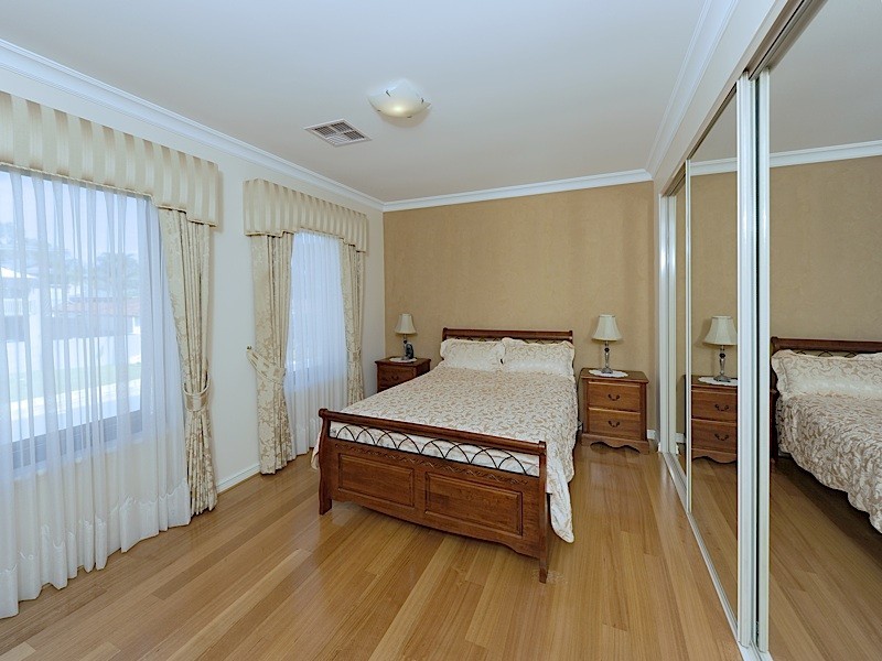 2 Ambergate, Karrinyup WA 6018