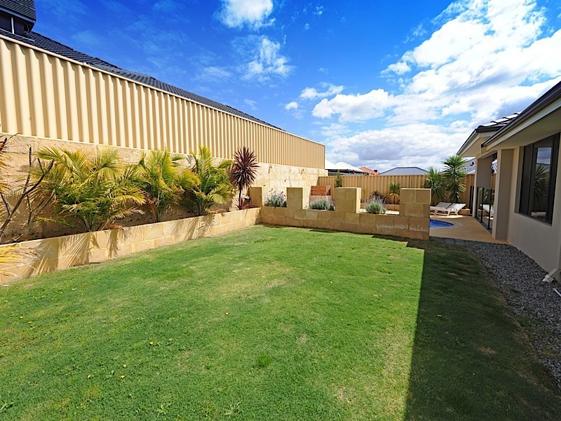 16 Atlantic Avenue, Iluka WA 6028