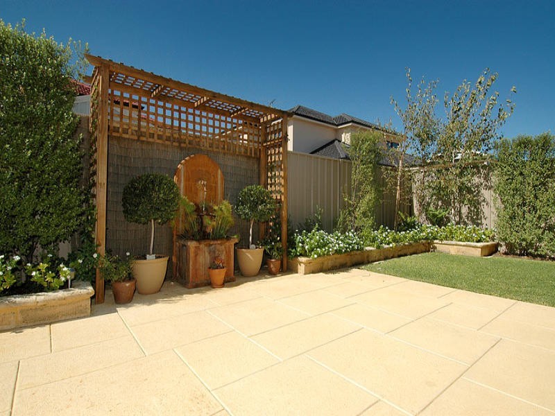 27 Honeymrytle, Stirling WA 6021