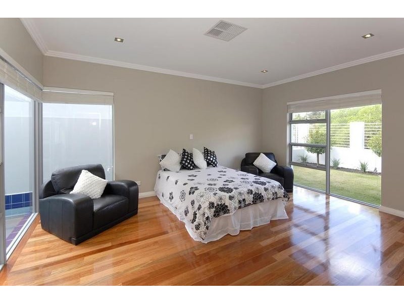 4 Gali Lane, City Beach WA 6015