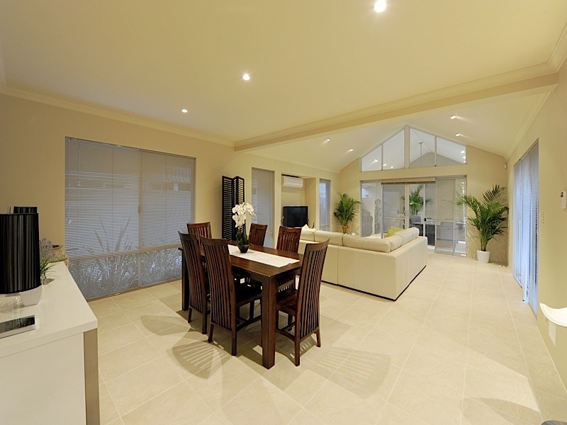 28 Maldives Drive, Hillarys WA 6025