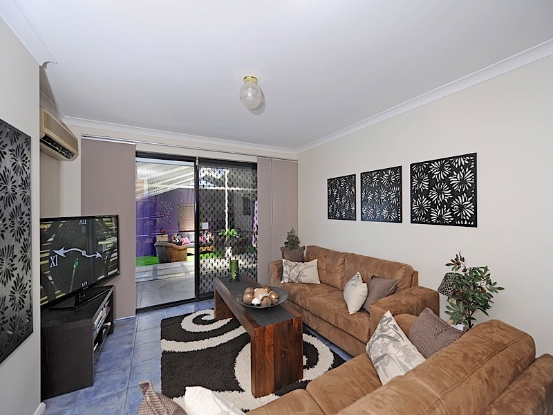 44 Mangrove Cct, Banksia Grove WA 6031