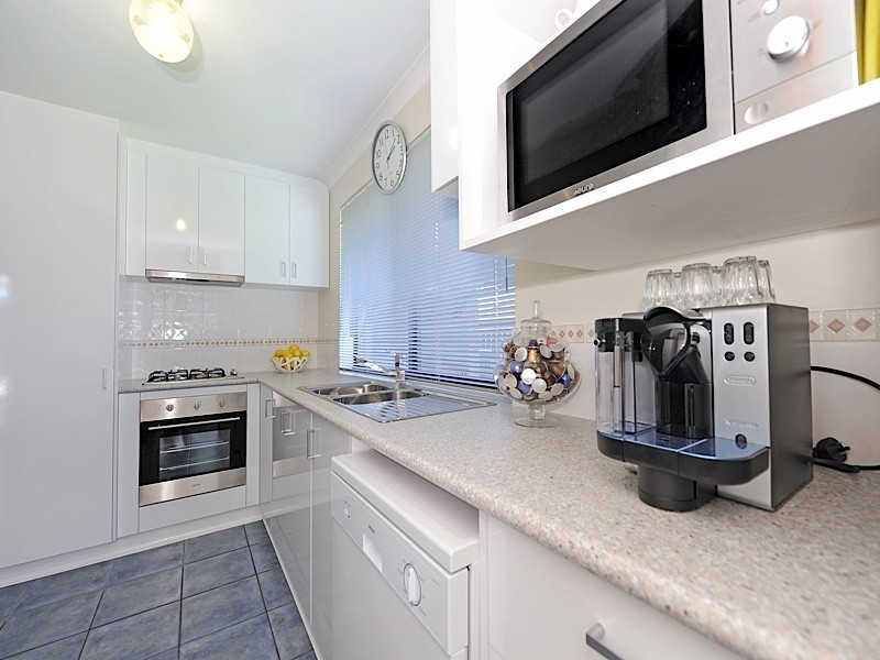 44 Mangrove Cct, Banksia Grove WA 6031