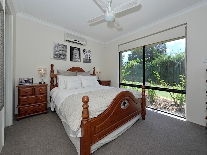 44 Mangrove Cct, Banksia Grove WA 6031