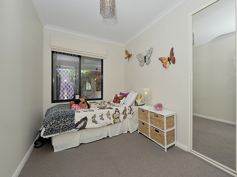 44 Mangrove Cct, Banksia Grove WA 6031