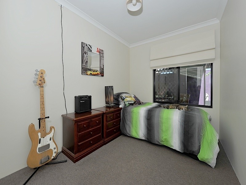 44 Mangrove Cct, Banksia Grove WA 6031