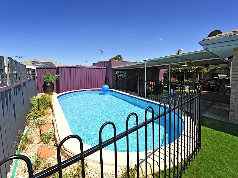 44 Mangrove Cct, Banksia Grove WA 6031