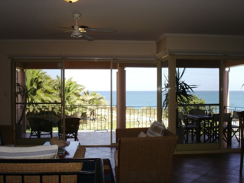 25a Compass Circle, Yanchep WA 6035