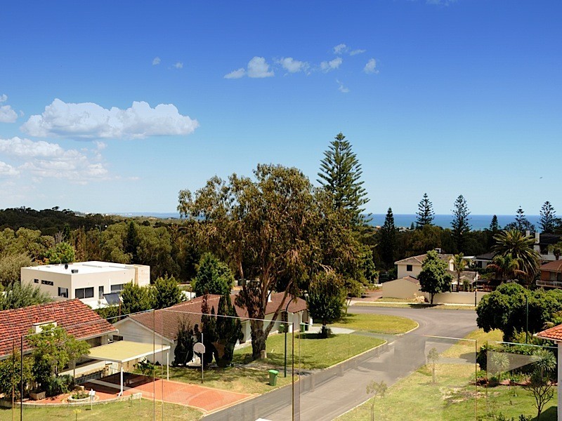 14 Orana Crescent, City Beach WA 6015