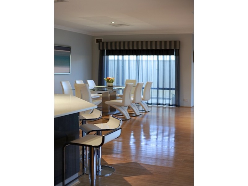 2 Whitehaven Avenue, Burns Beach WA 6028