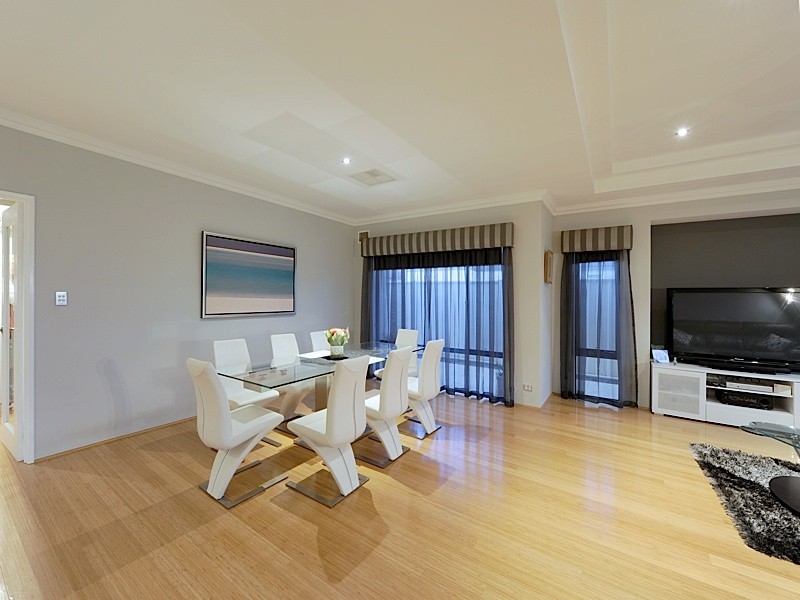 2 Whitehaven Avenue, Burns Beach WA 6028