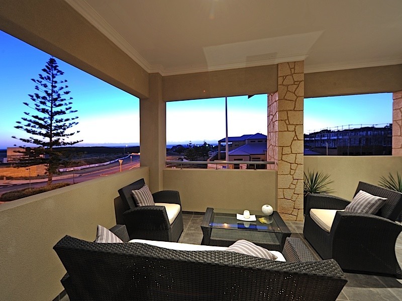 2 Whitehaven Avenue, Burns Beach WA 6028