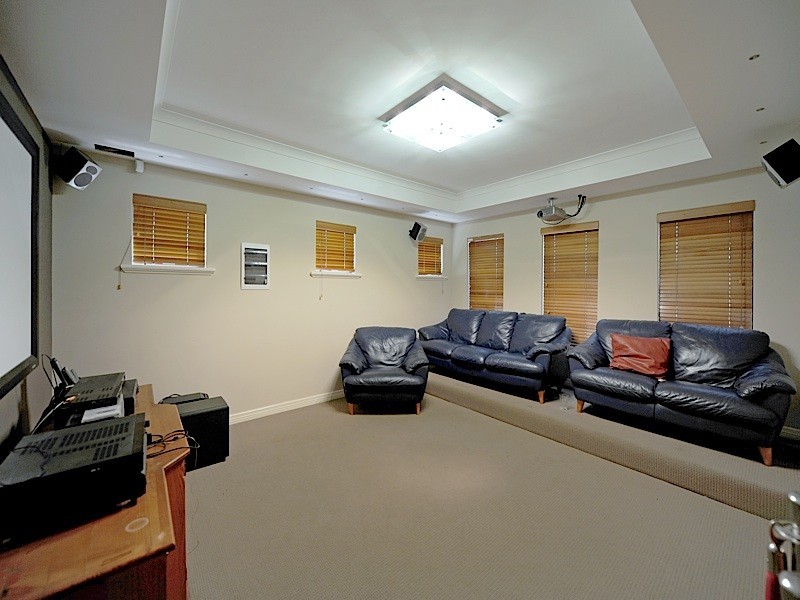 14 Tanami Way, Karrinyup WA 6018