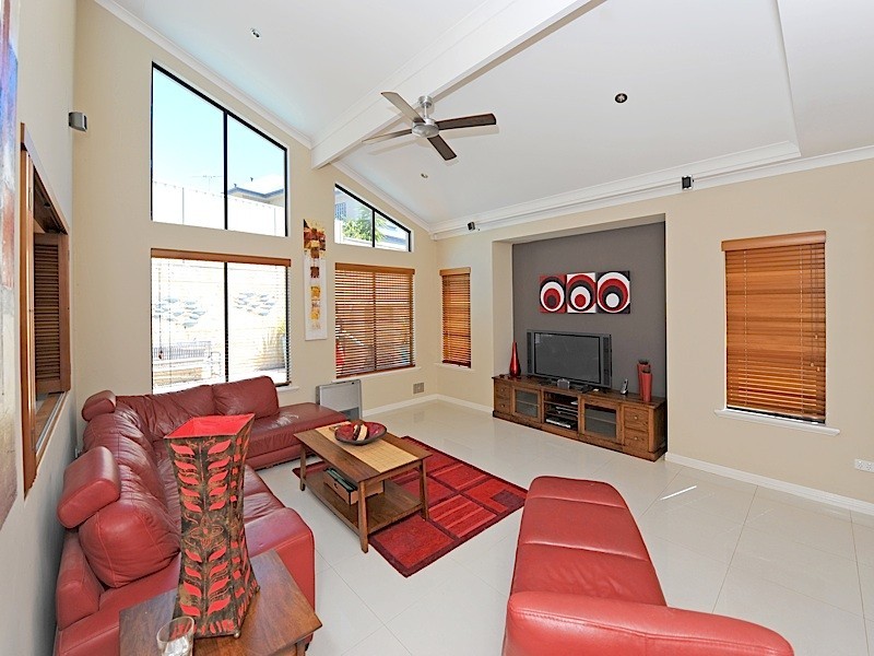 14 Tanami Way, Karrinyup WA 6018