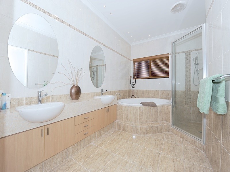 14 Tanami Way, Karrinyup WA 6018