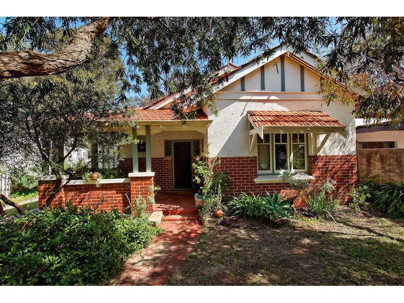 13 Essex Street, Wembley WA 6014